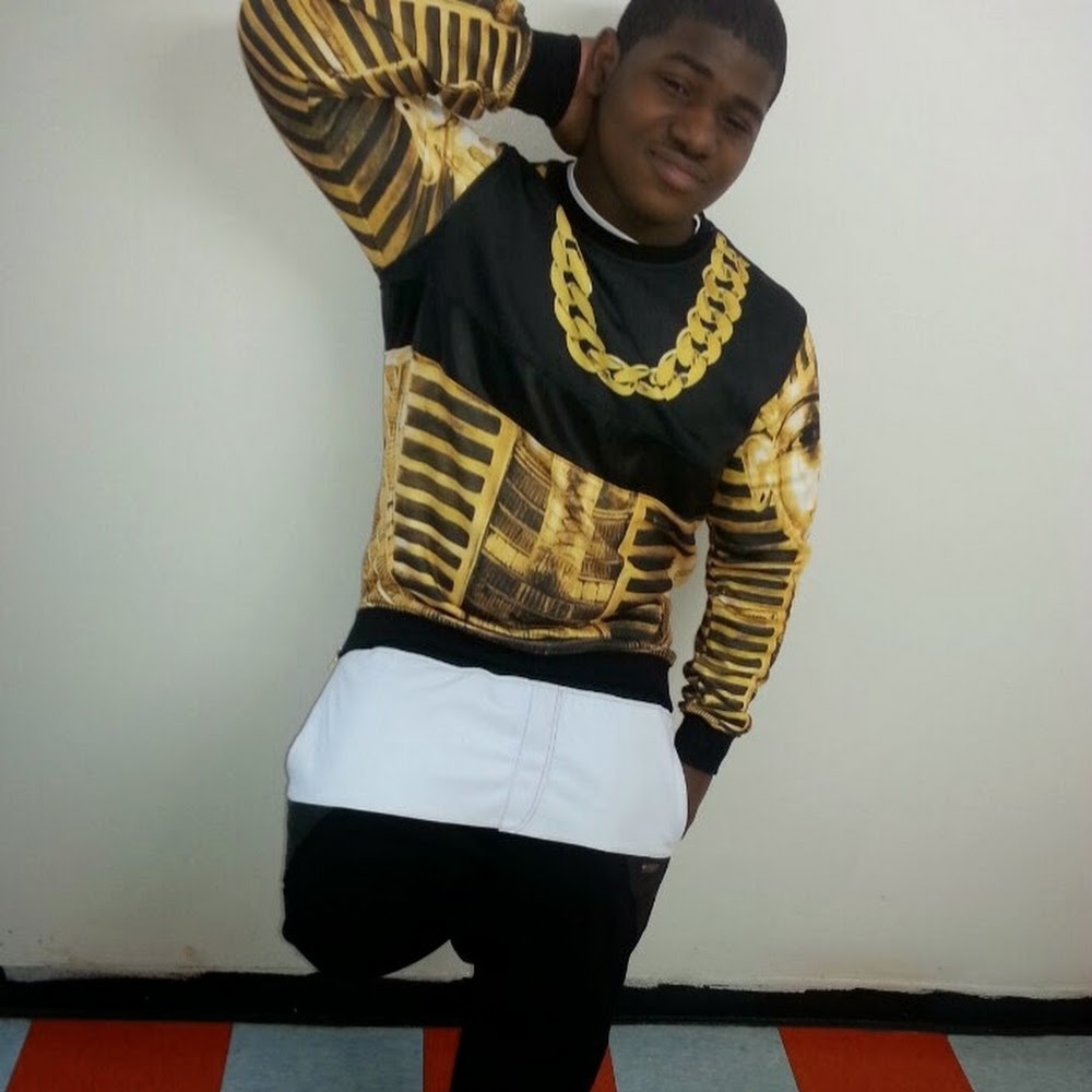 Meet your Posher, Avery